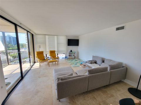 20379 W Country Club Dr 539 Aventura FL 33180