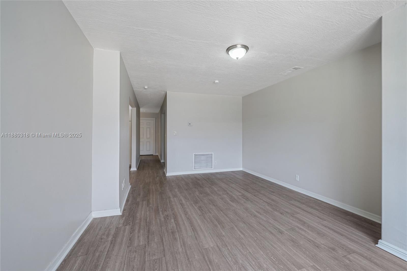 COUNTRY CLUB VILLAGE SEC - Residential