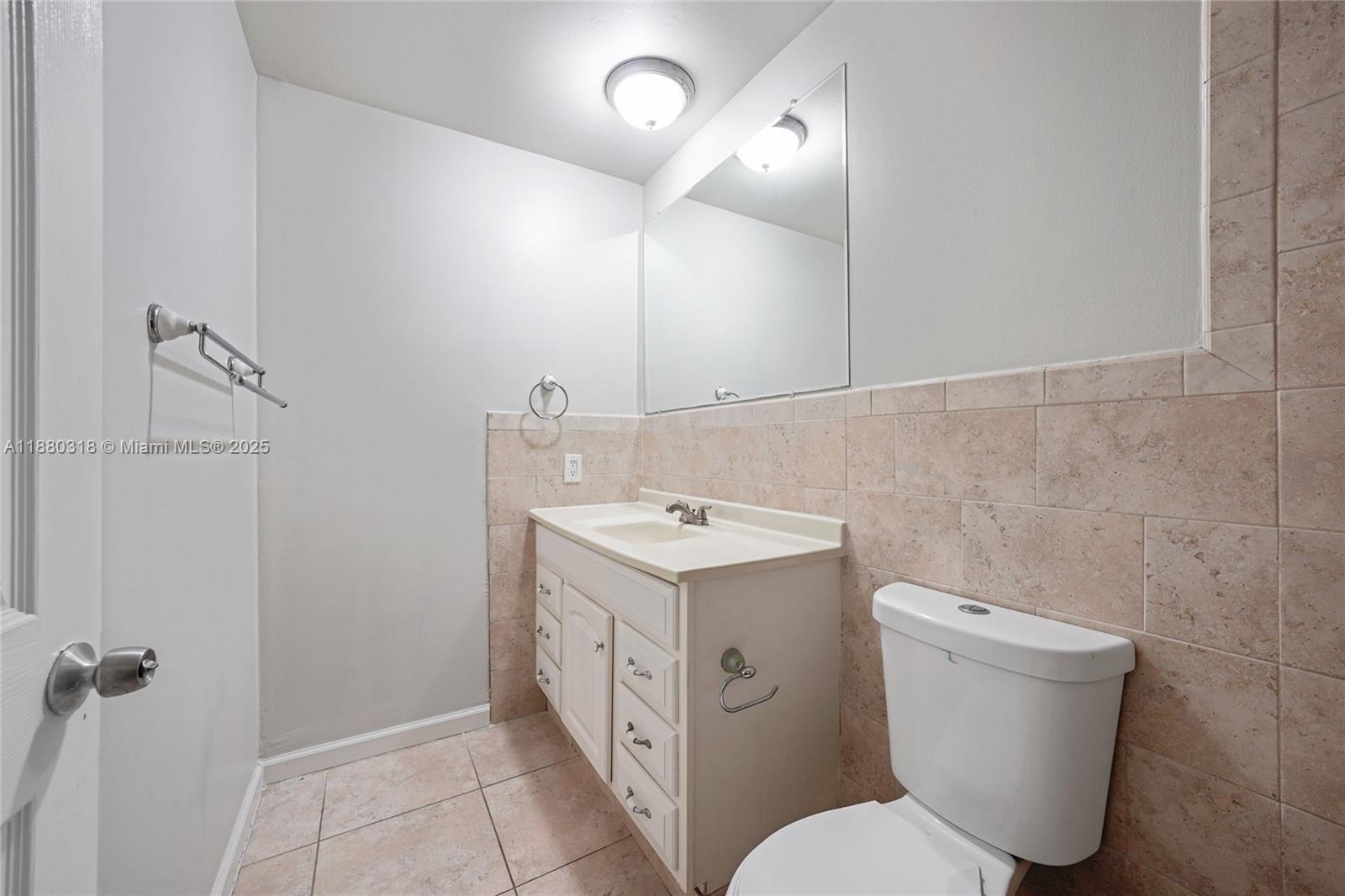 COUNTRY CLUB VILLAGE SEC - Residential