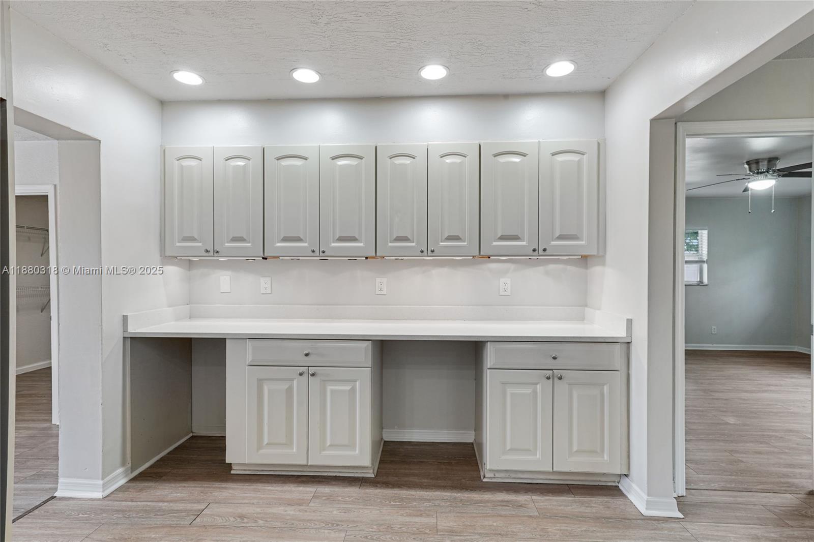 COUNTRY CLUB VILLAGE SEC - Residential