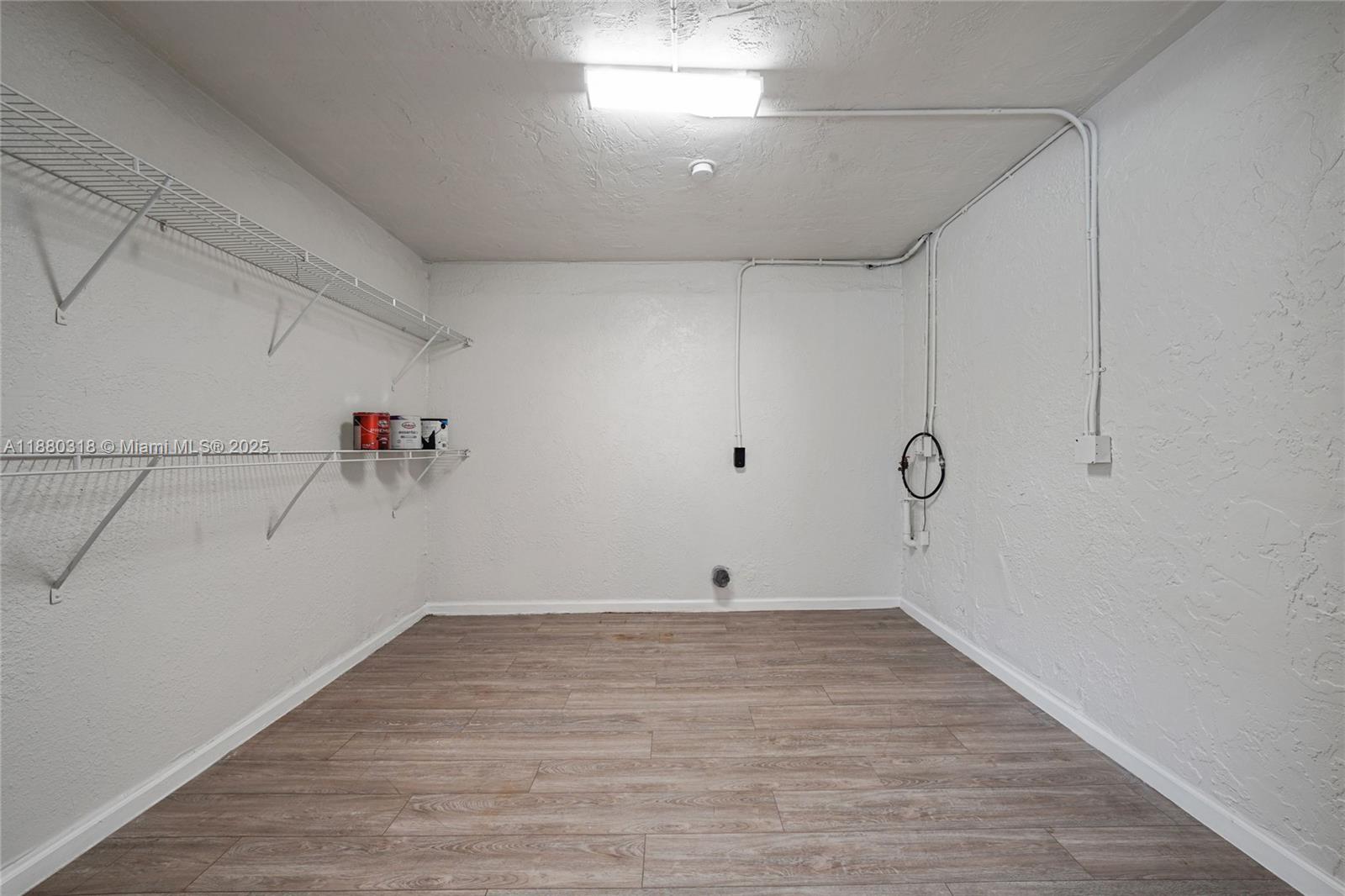 COUNTRY CLUB VILLAGE SEC - Residential