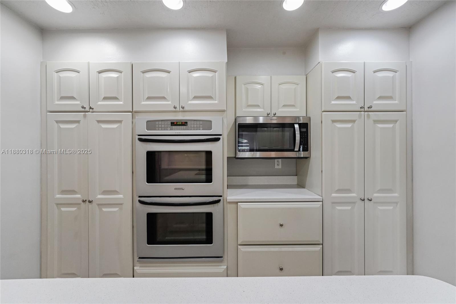 COUNTRY CLUB VILLAGE SEC - Residential