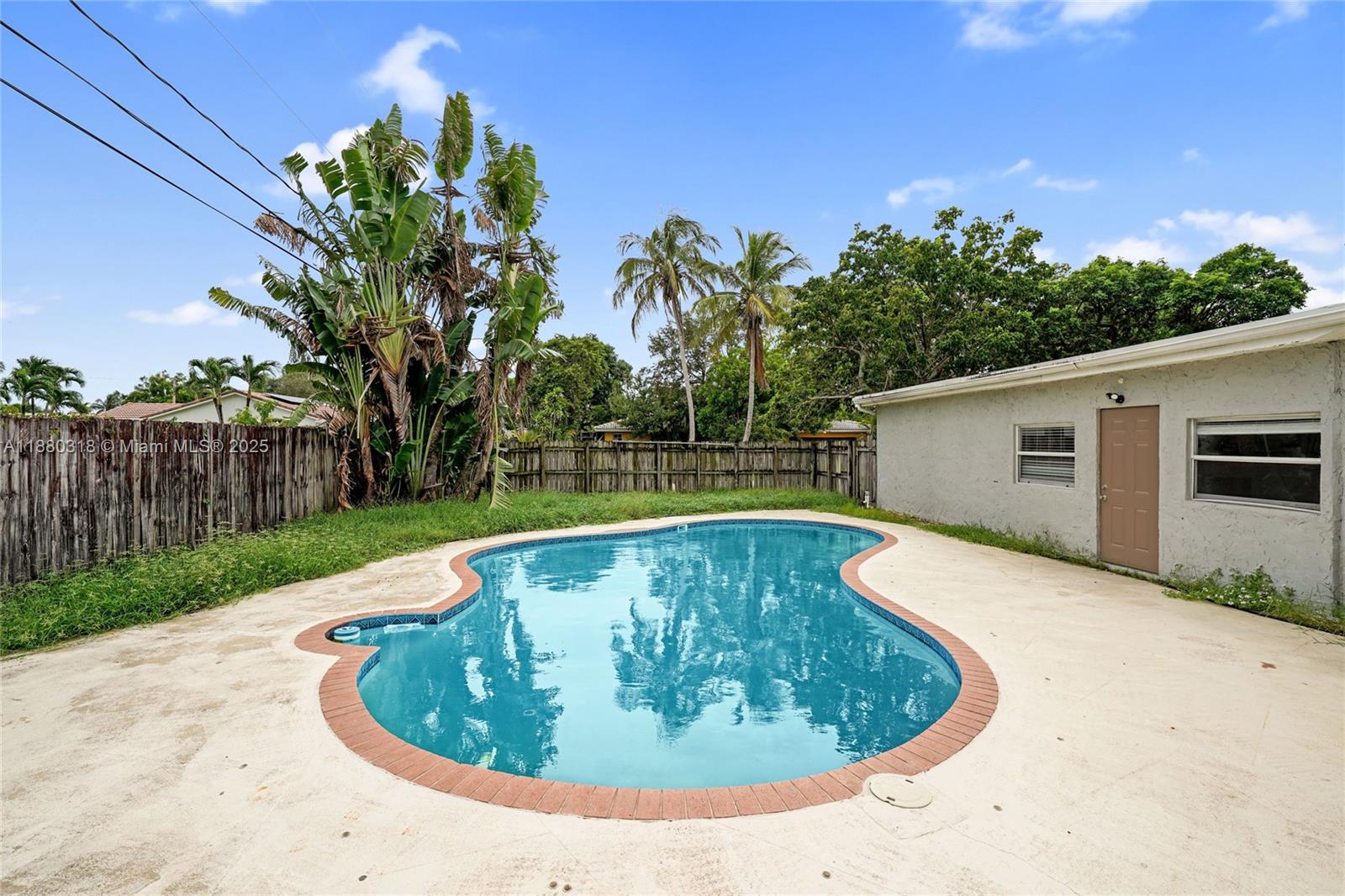 COUNTRY CLUB VILLAGE SEC - Residential