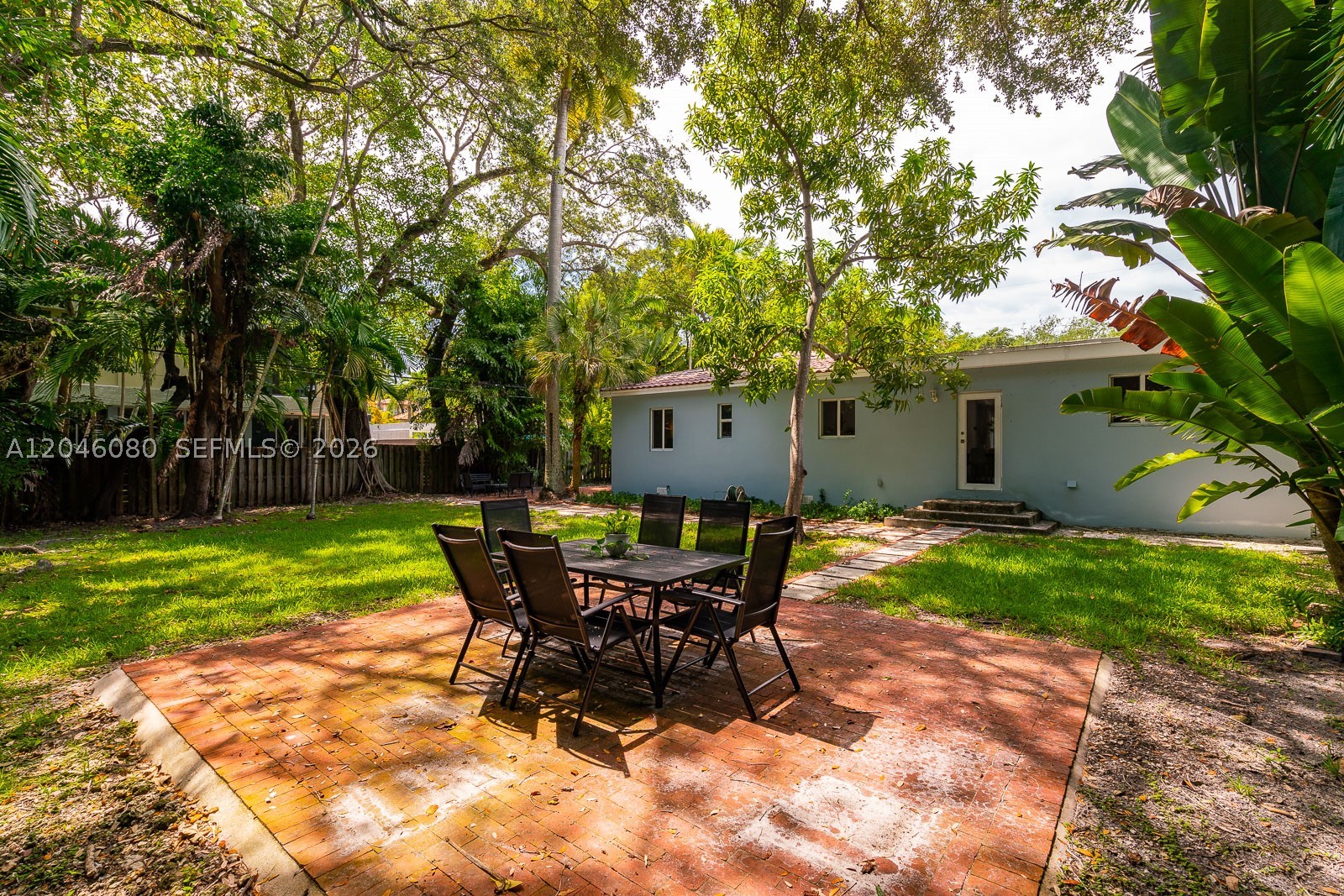 2215 Tequesta Ln
