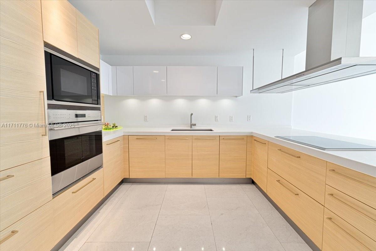 MARINA PALMS RESIDENCES N - Residential