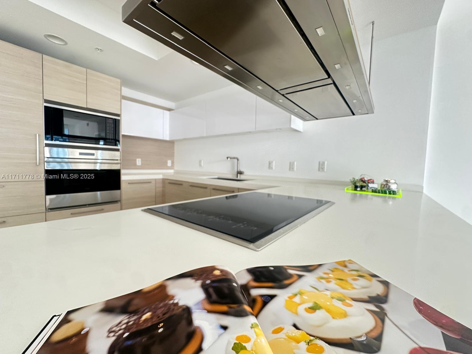 MARINA PALMS RESIDENCES N - Residential
