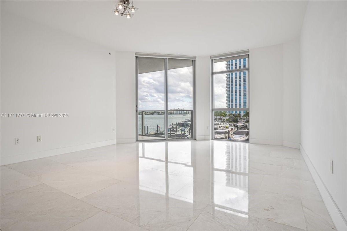 MARINA PALMS RESIDENCES N - Residential
