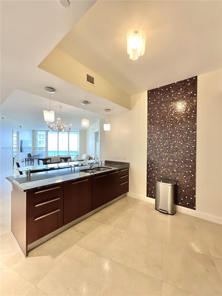 TDR TOWER I CONDO - Residential