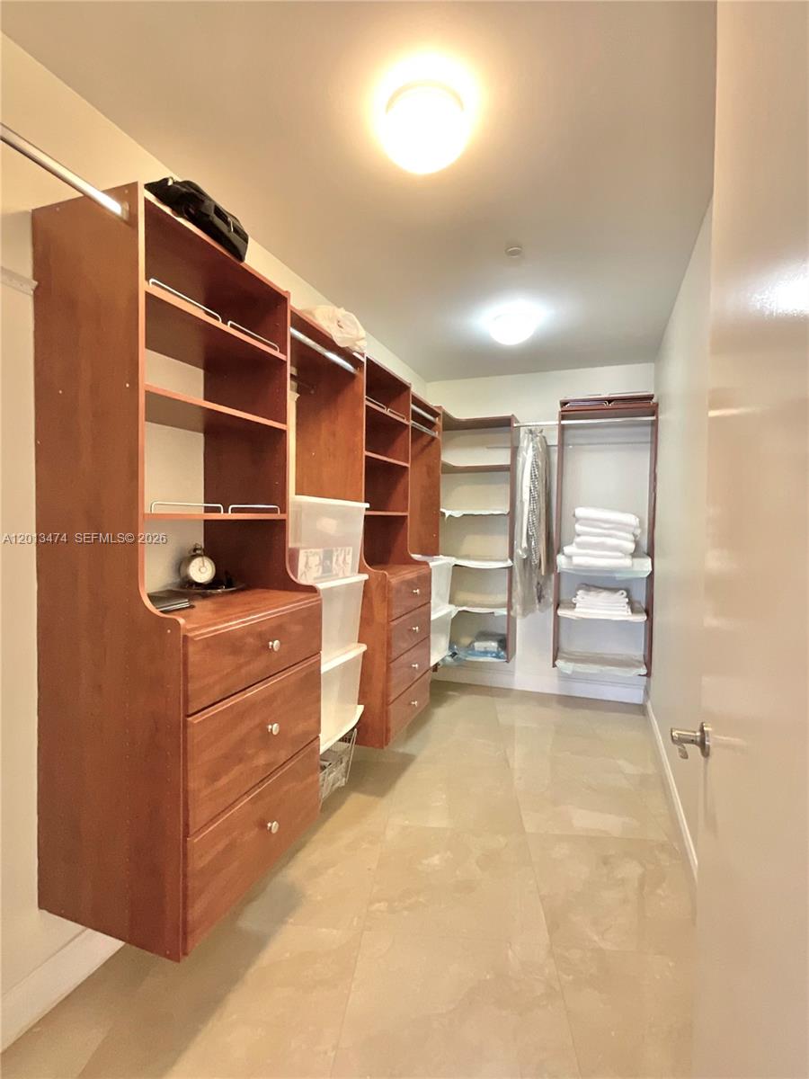 TDR TOWER I CONDO - Residential