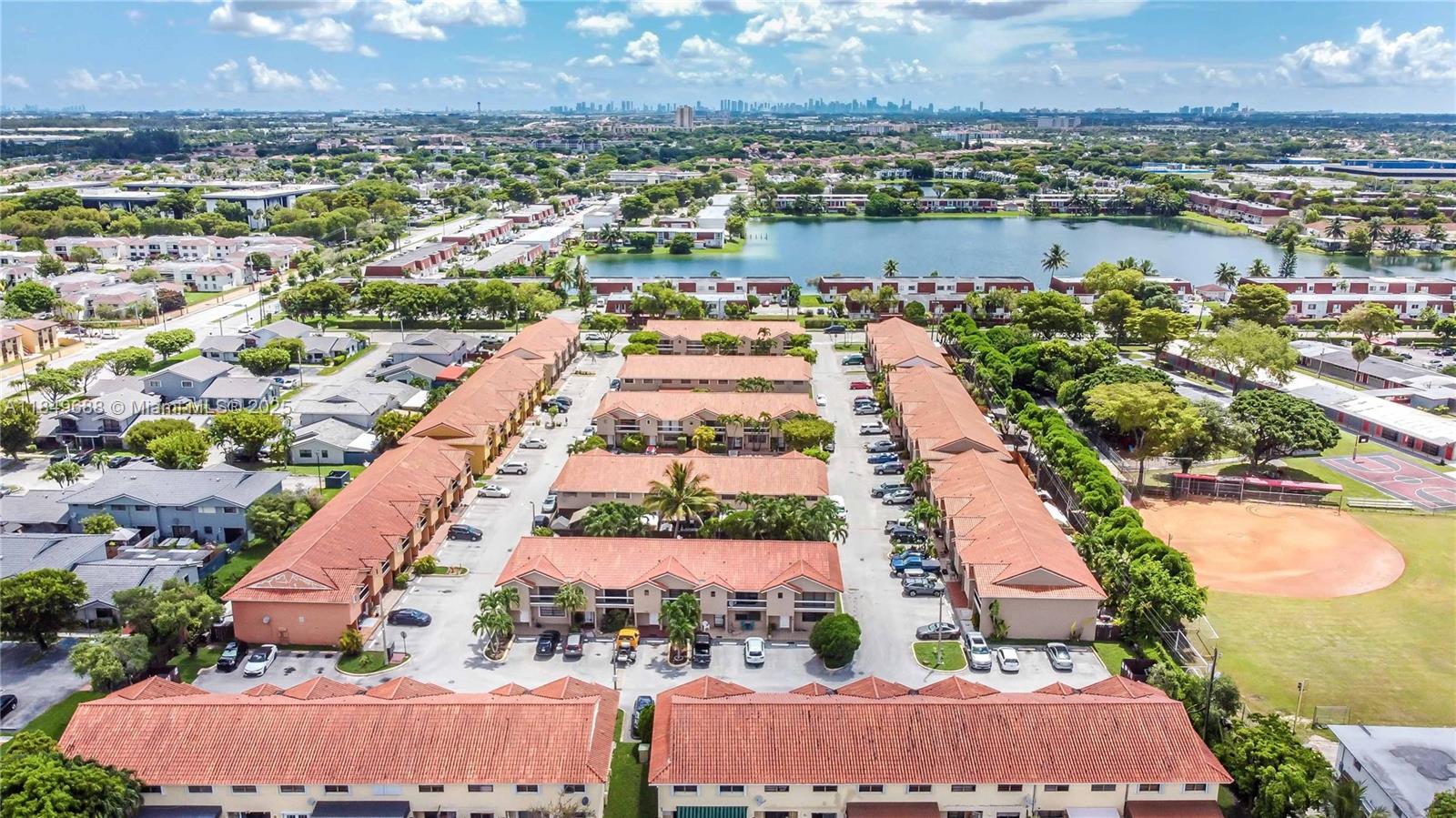 PATIO GRANDE II TOWNHOMES - Residential