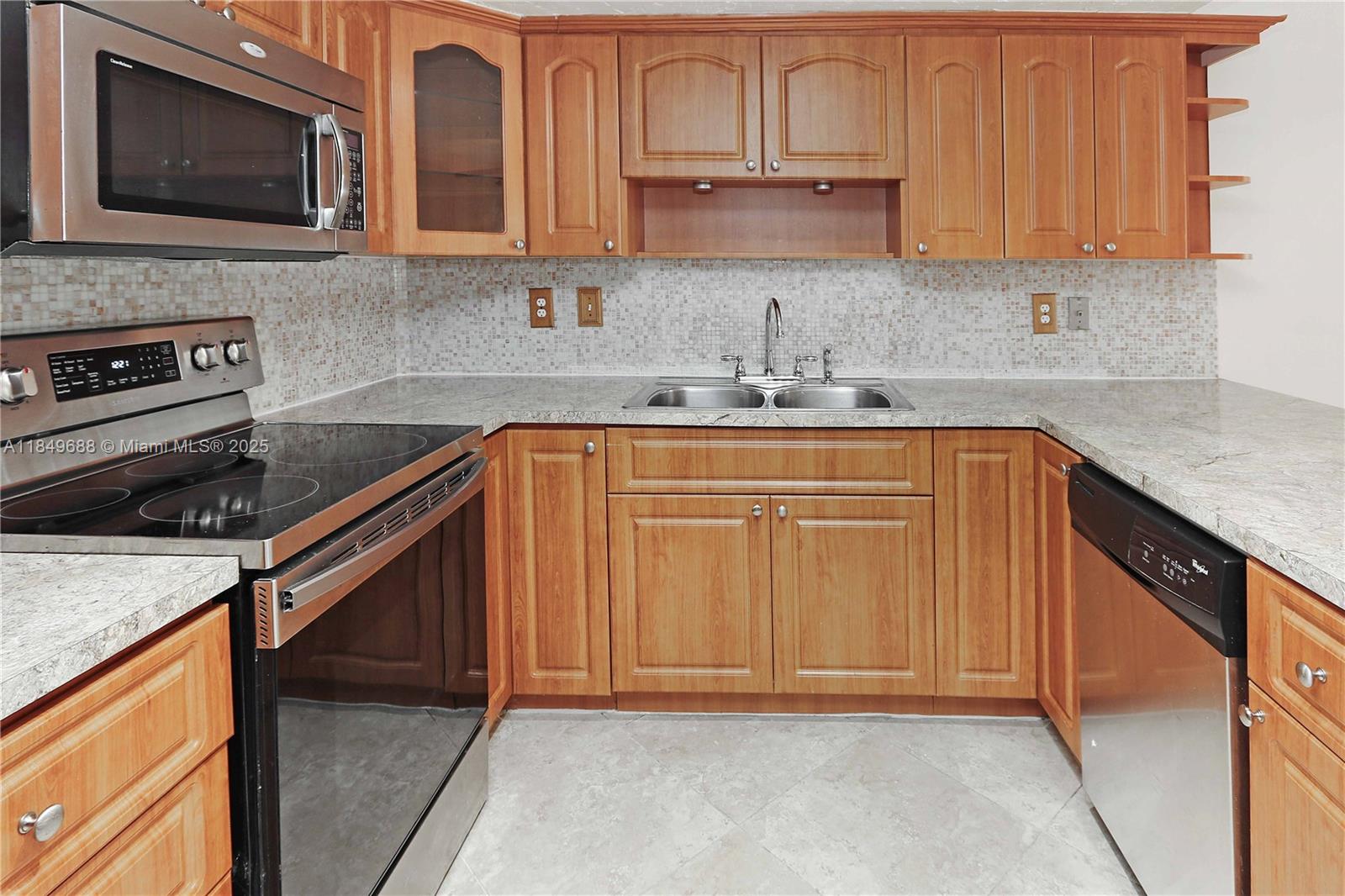 PATIO GRANDE II TOWNHOMES - Residential