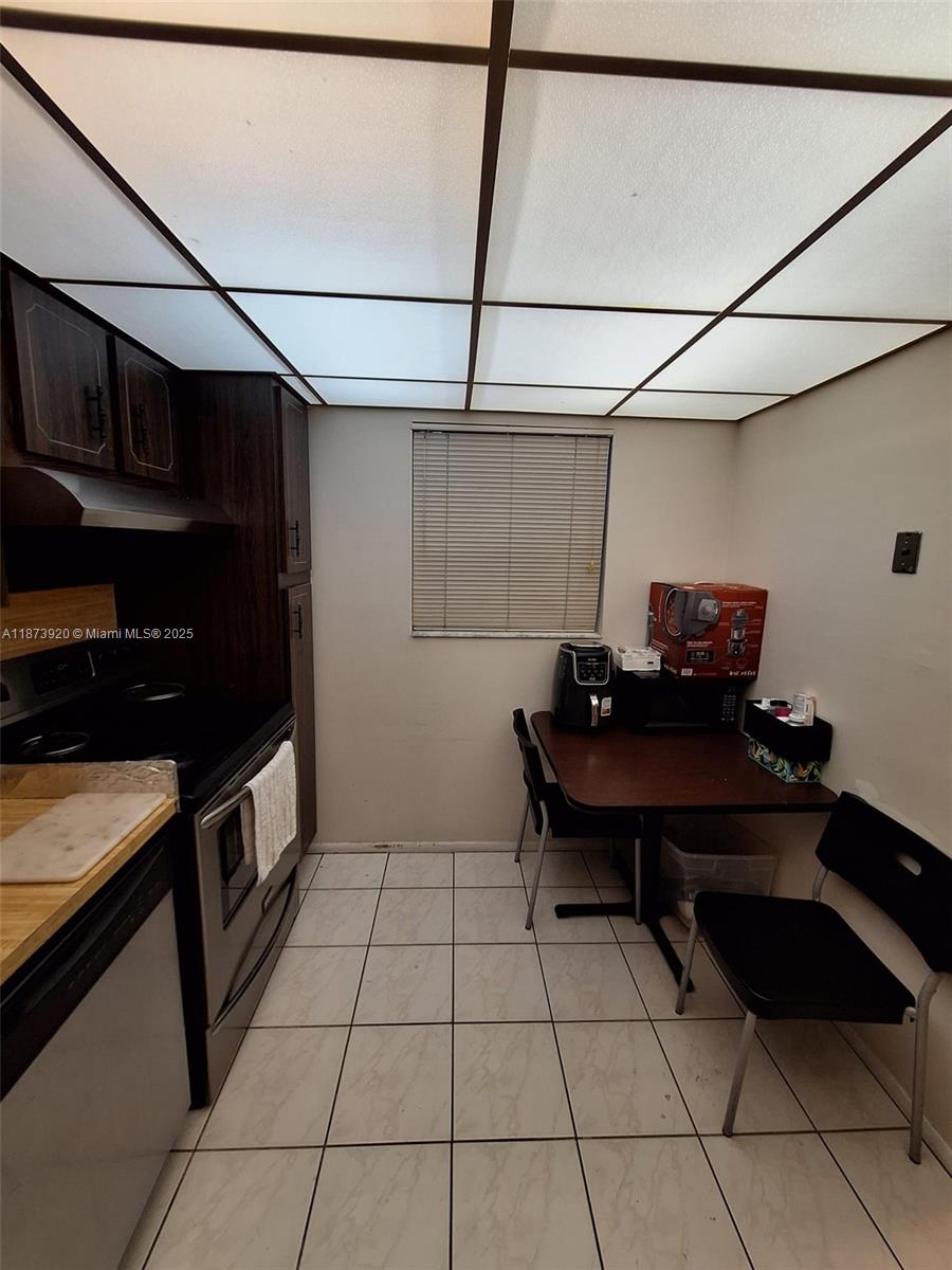 SANDS POINT CONDOMINIUM V - Residential