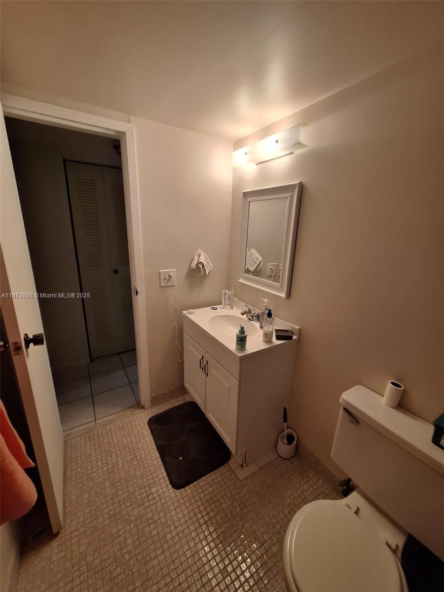 SANDS POINT CONDOMINIUM V - Residential