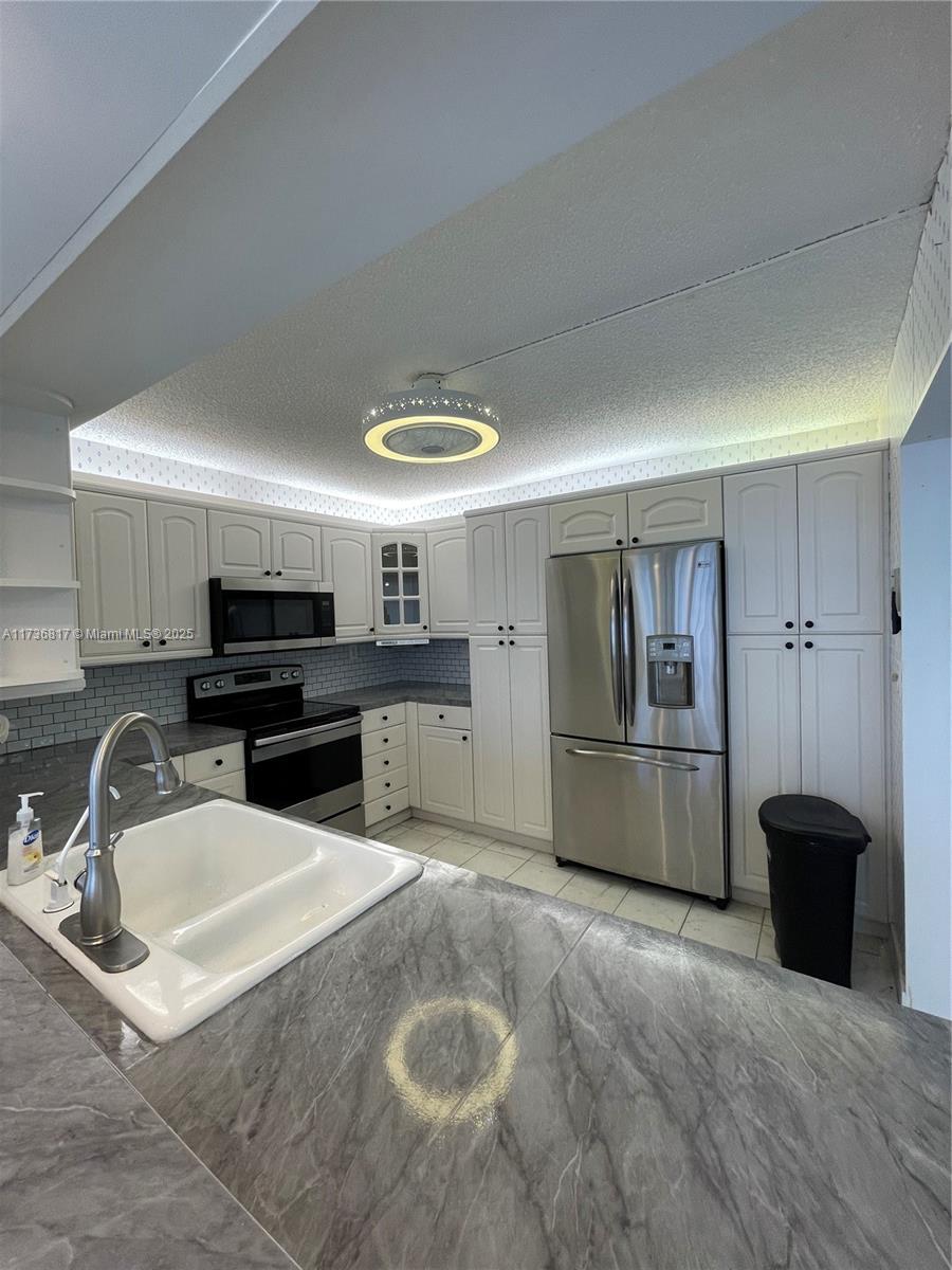 Rental Property at 1000 Parkview Dr 830, Hallandale Beach, Broward County, Florida - Bedrooms: 2 
Bathrooms: 2  - $2,800 MO.