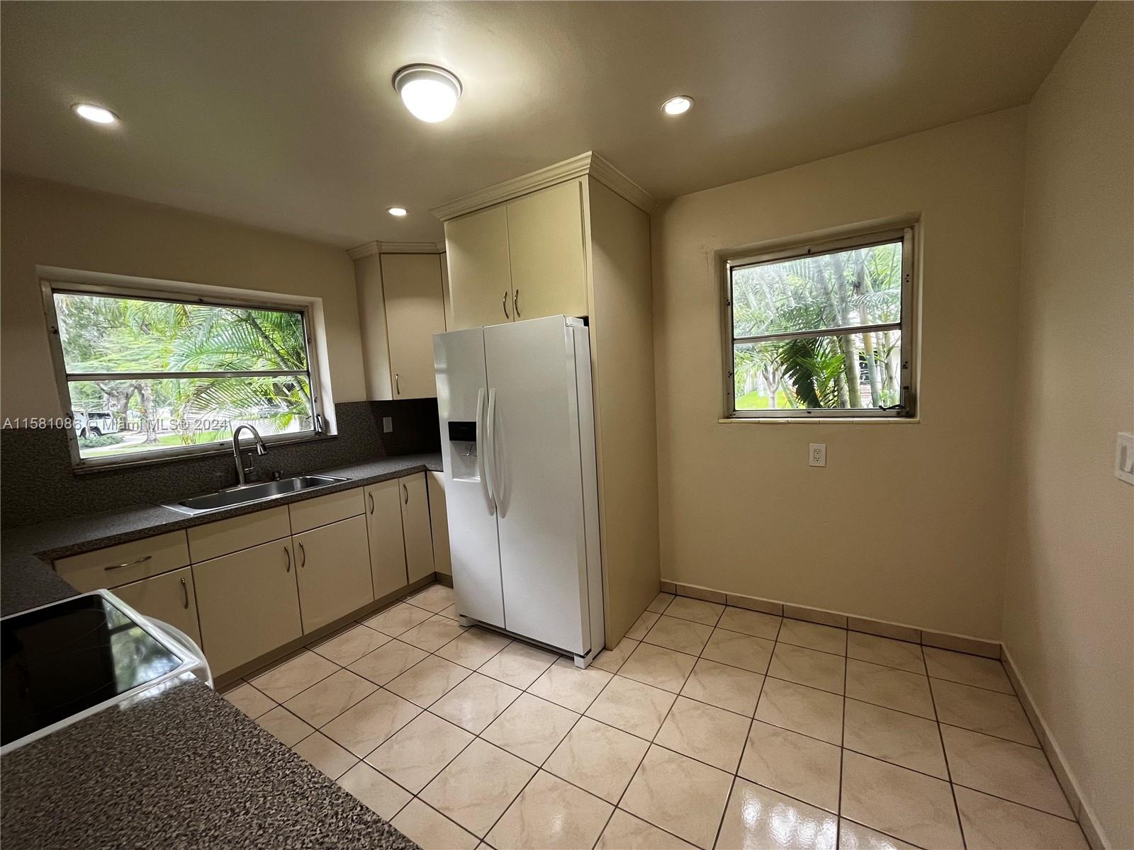 CORAL GATE SEC A - Residential Lease