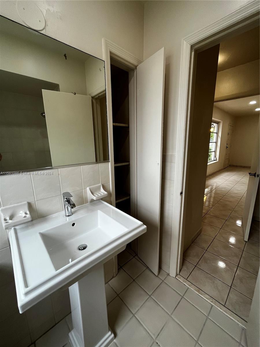 CORAL GATE SEC A - Residential Lease