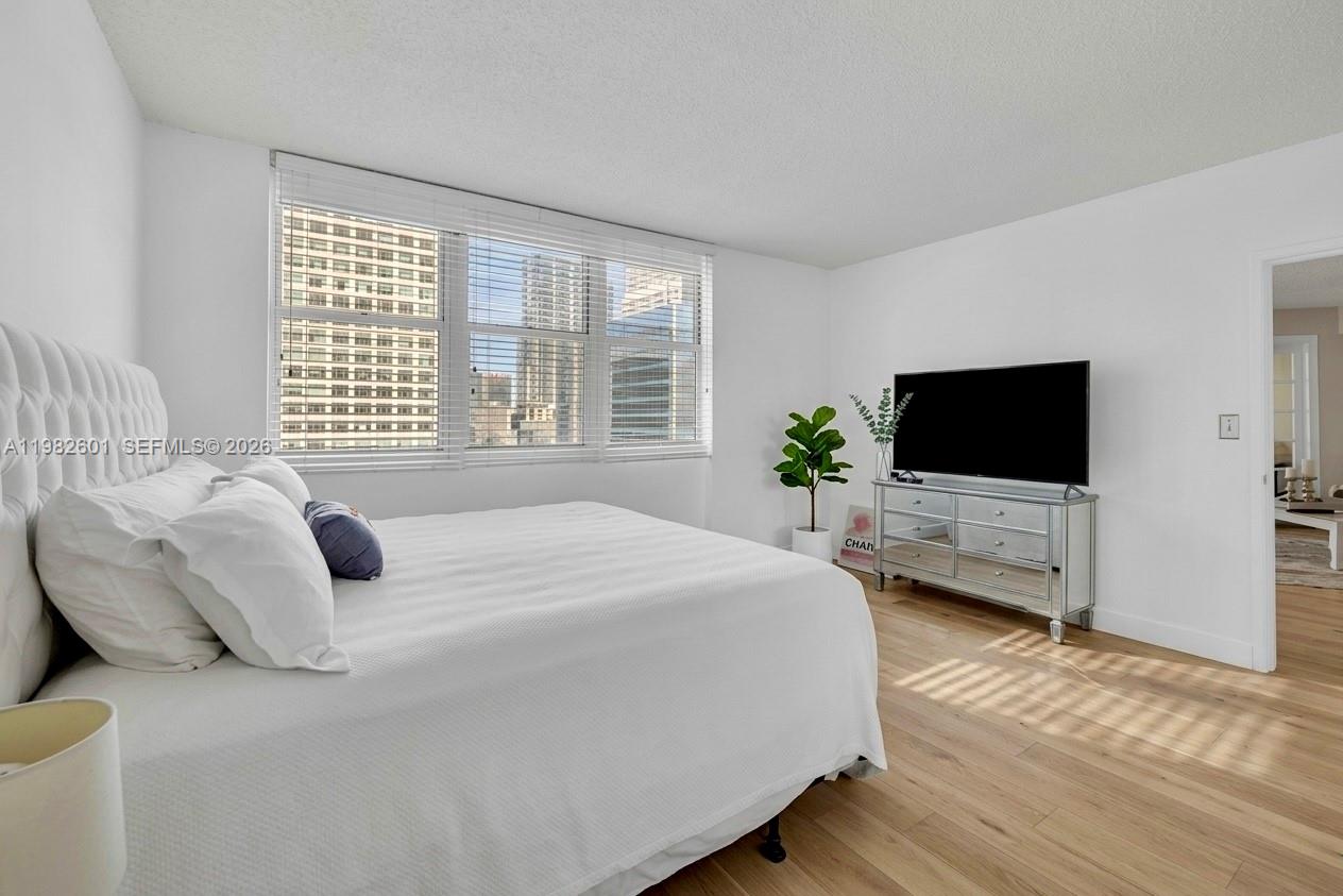 FOUR AMBASSADORS CONDO PH - Residential Lease