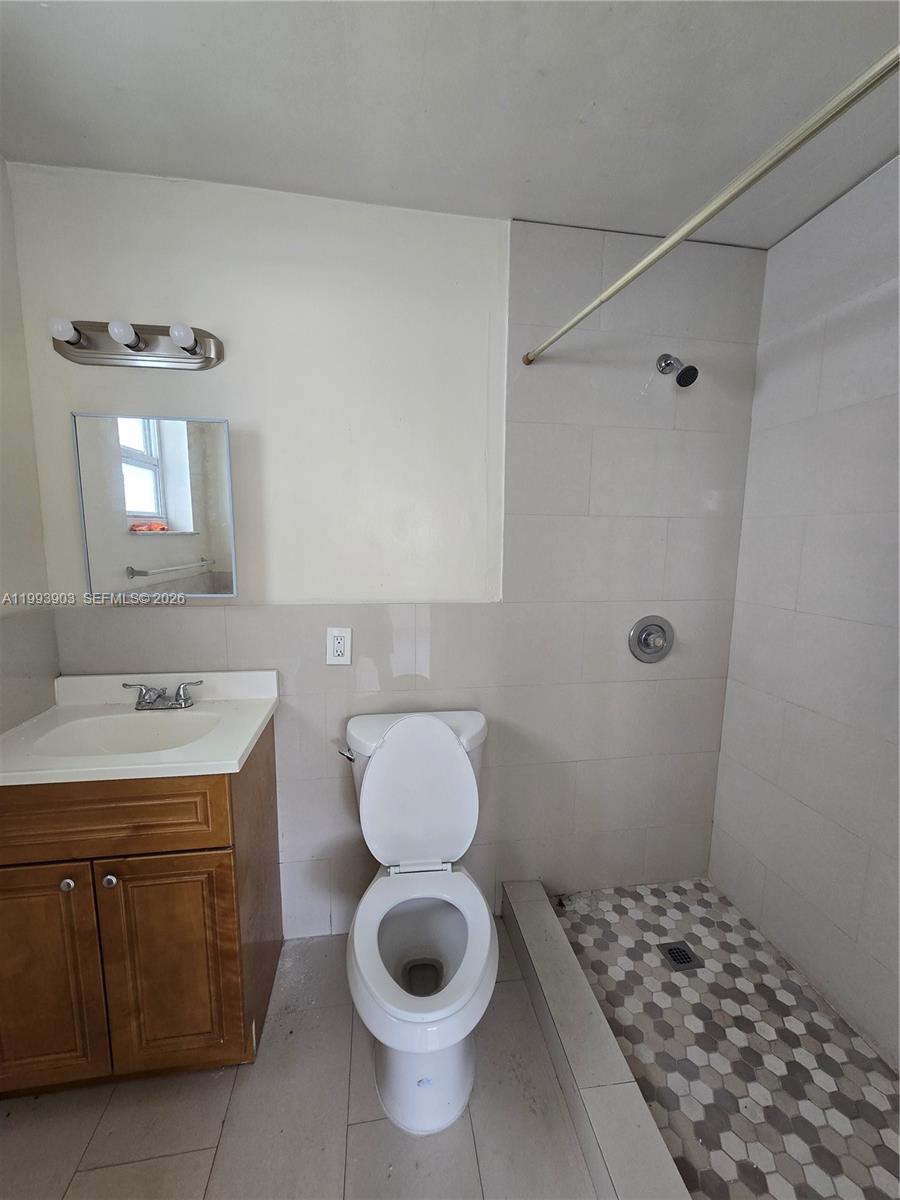 HOLLYWOOD LITTLE RANCHES - Residential Lease