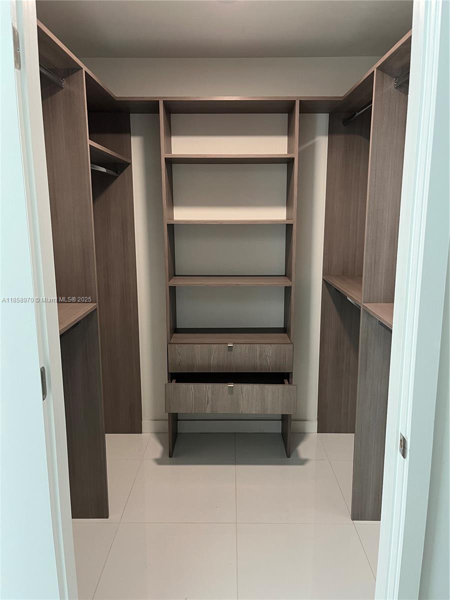 PARAMOUNT MIAMI WORLDCENT - Residential