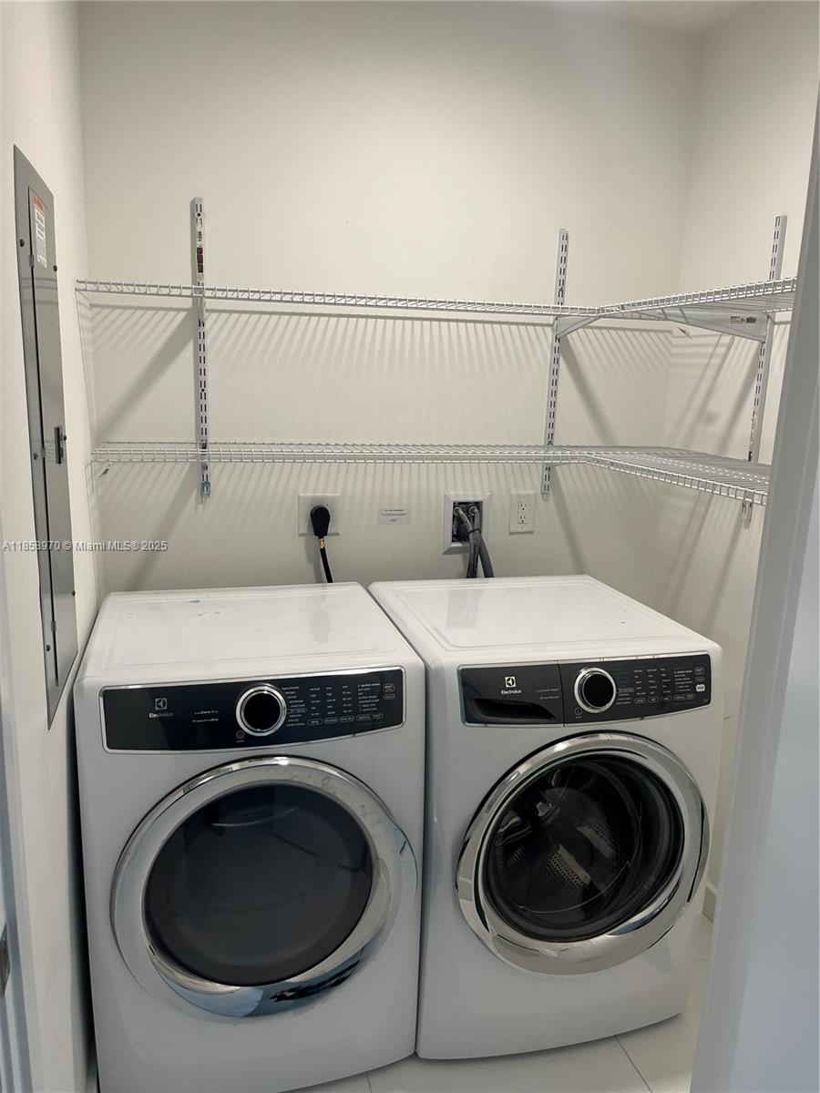 PARAMOUNT MIAMI WORLDCENT - Residential