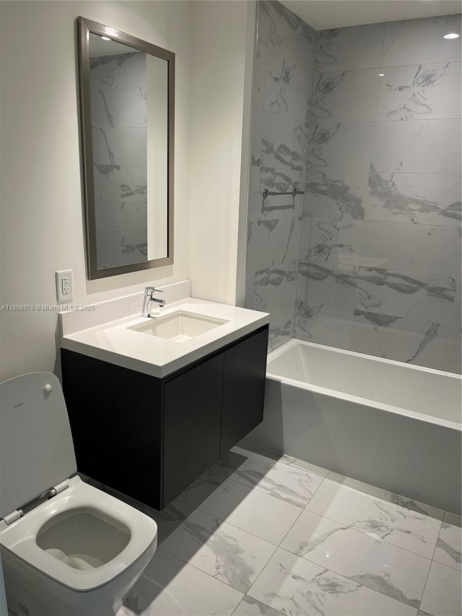 PARAMOUNT MIAMI WORLDCENT - Residential