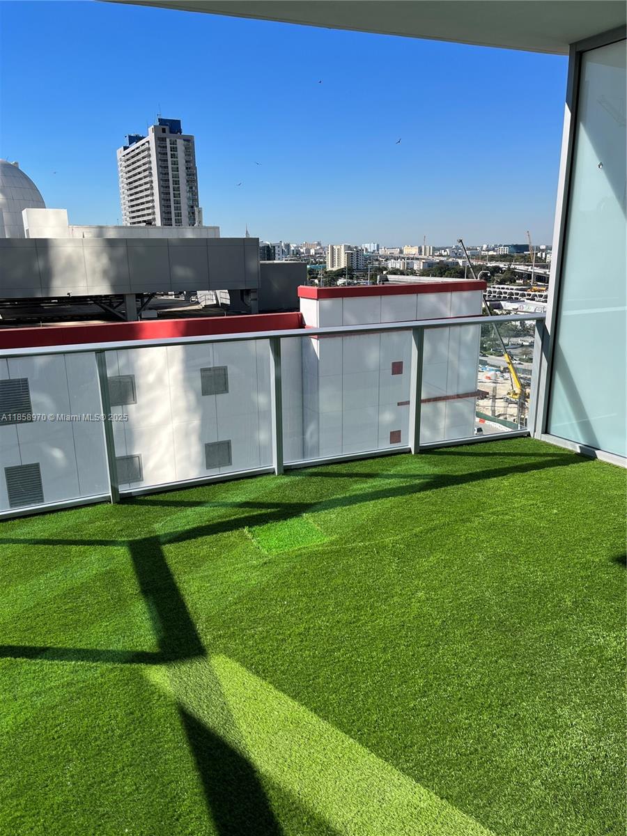 PARAMOUNT MIAMI WORLDCENT - Residential