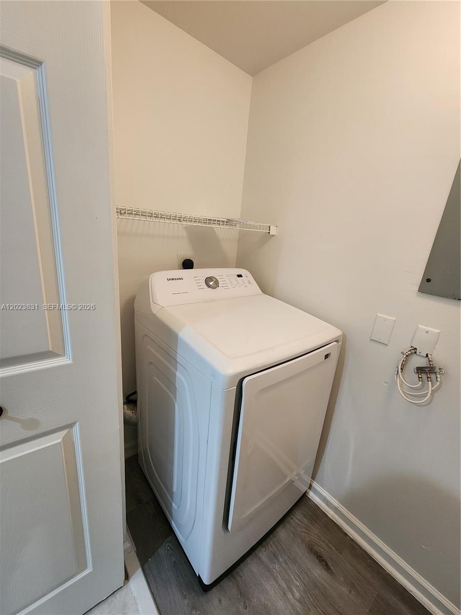 PALMS POINT CONDO - Residential Lease