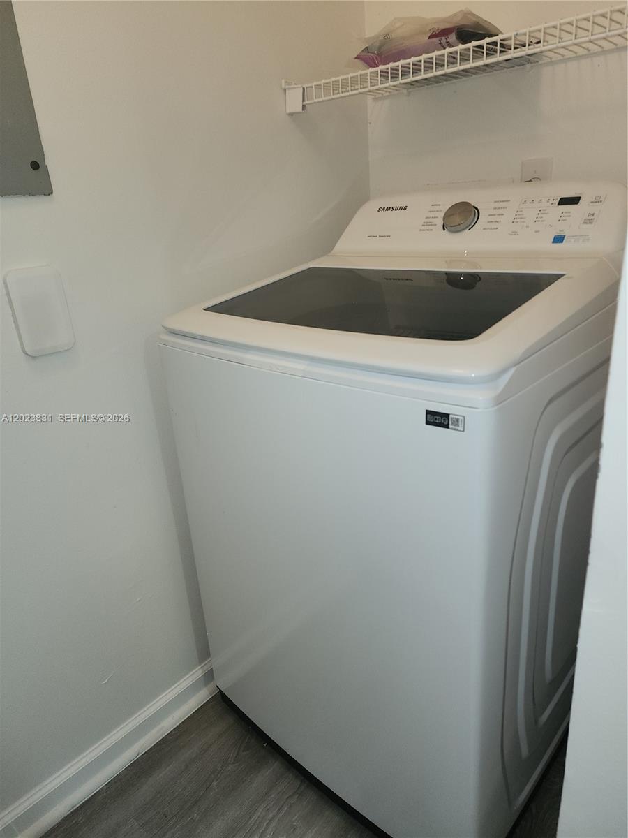 PALMS POINT CONDO - Residential Lease