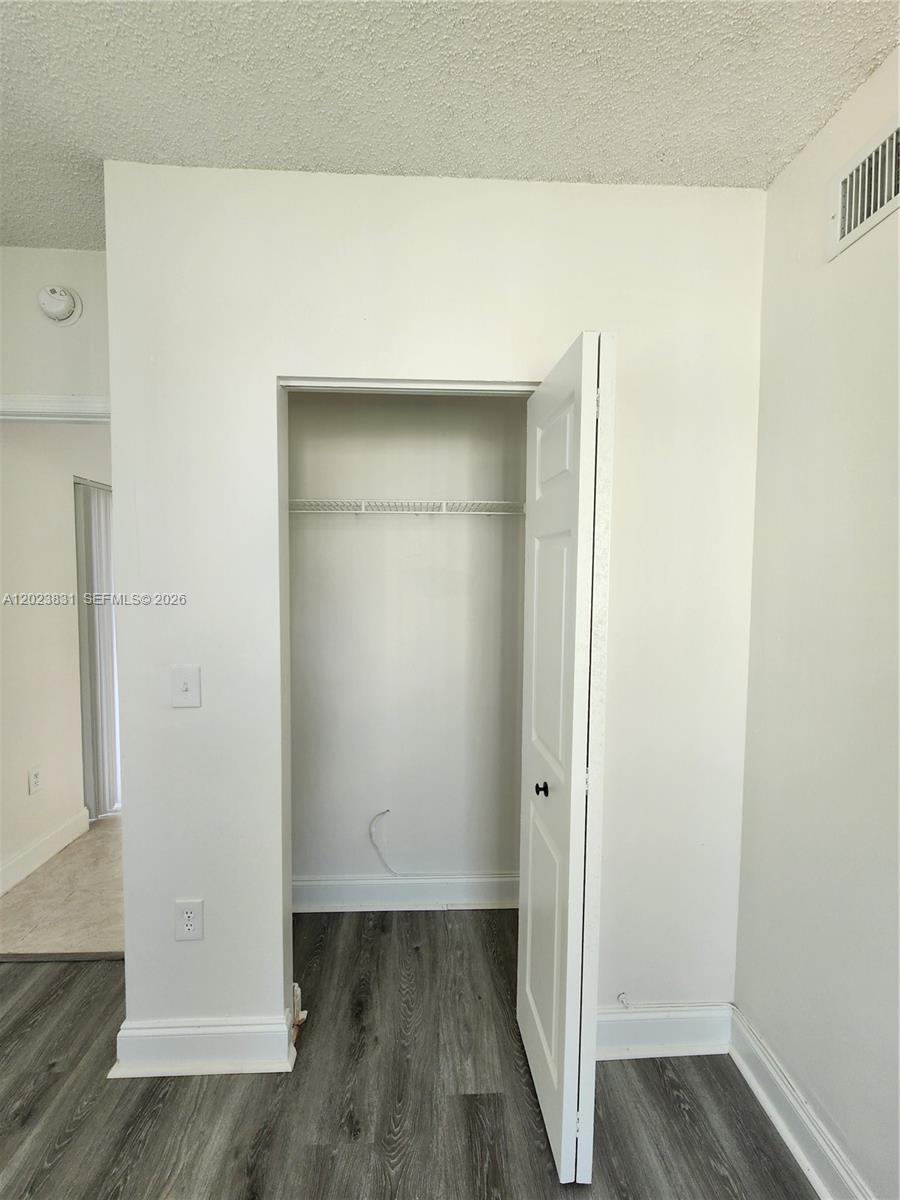 PALMS POINT CONDO - Residential Lease