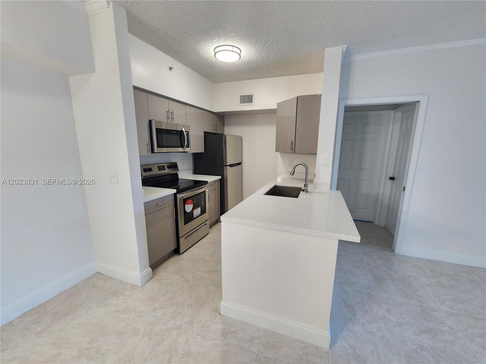 PALMS POINT CONDO - Residential Lease
