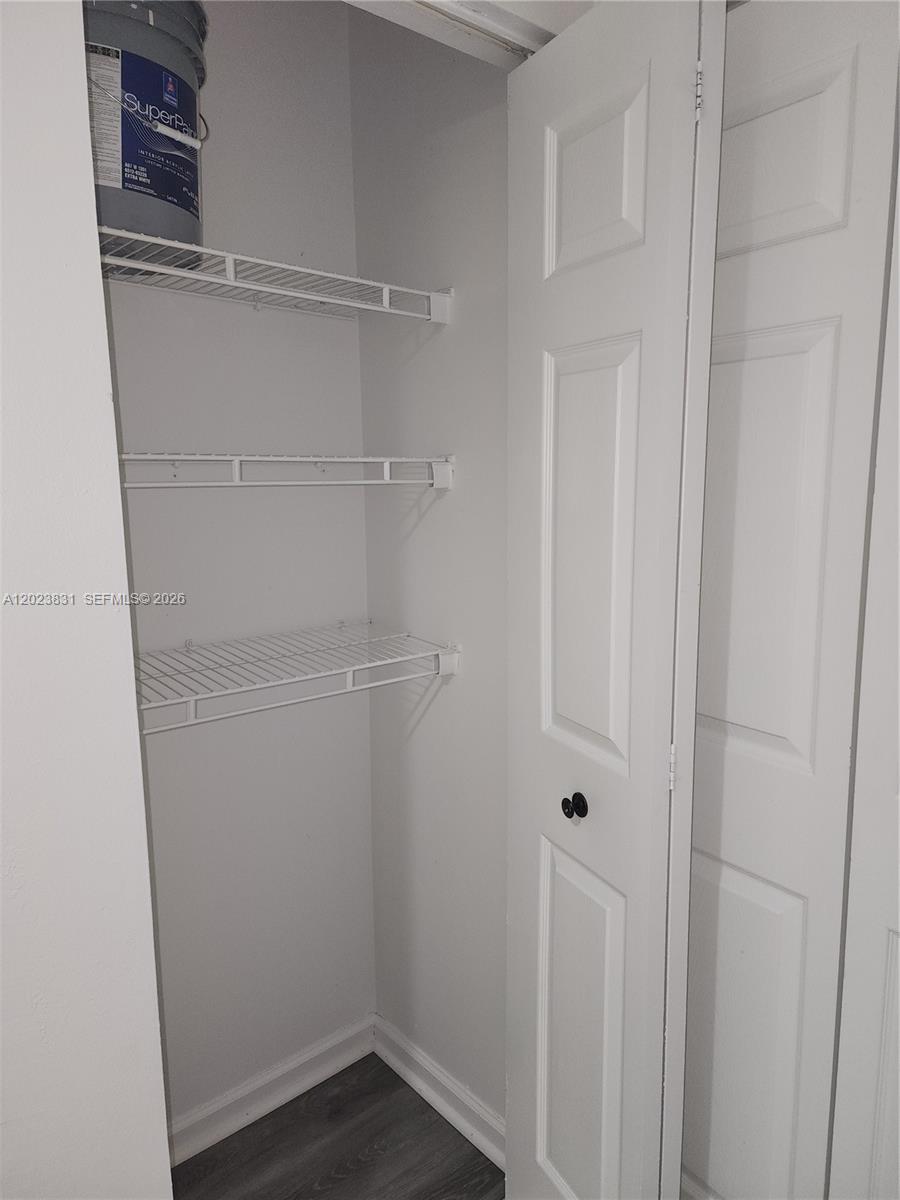 PALMS POINT CONDO - Residential Lease