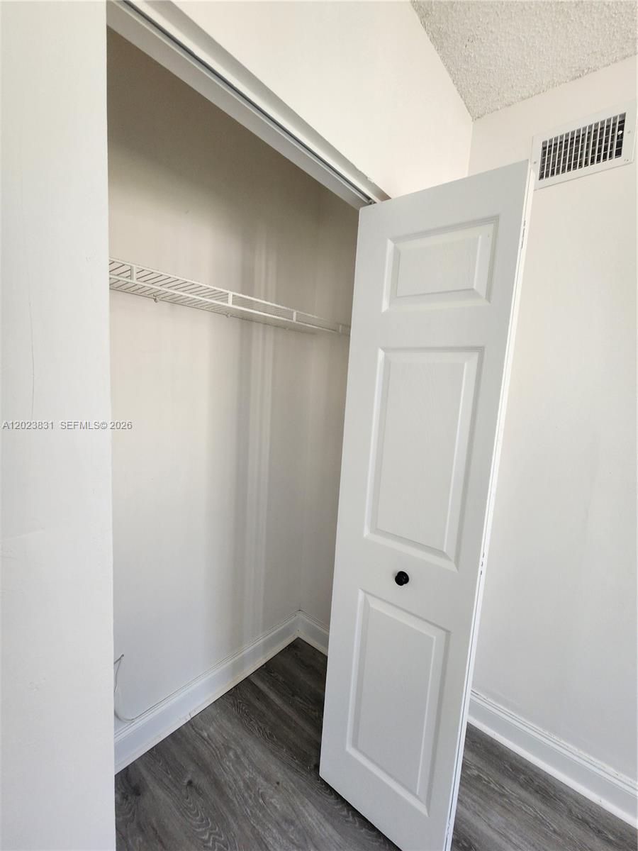 PALMS POINT CONDO - Residential Lease