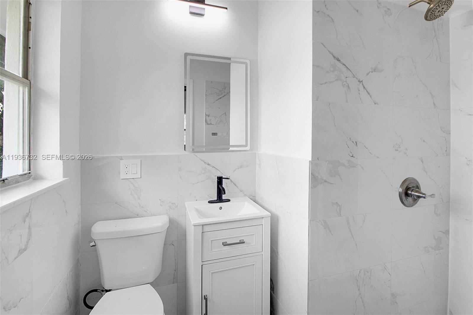 LAUDERDALE MANORS AMD PLA - Residential Lease