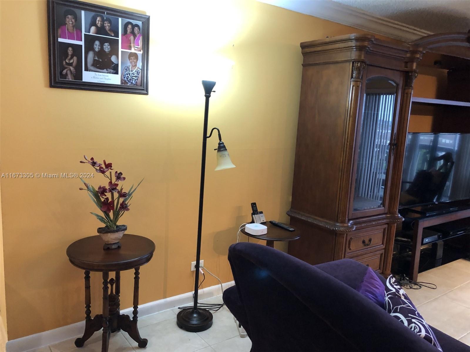CANONGATE CONDO NO ONE - Residential