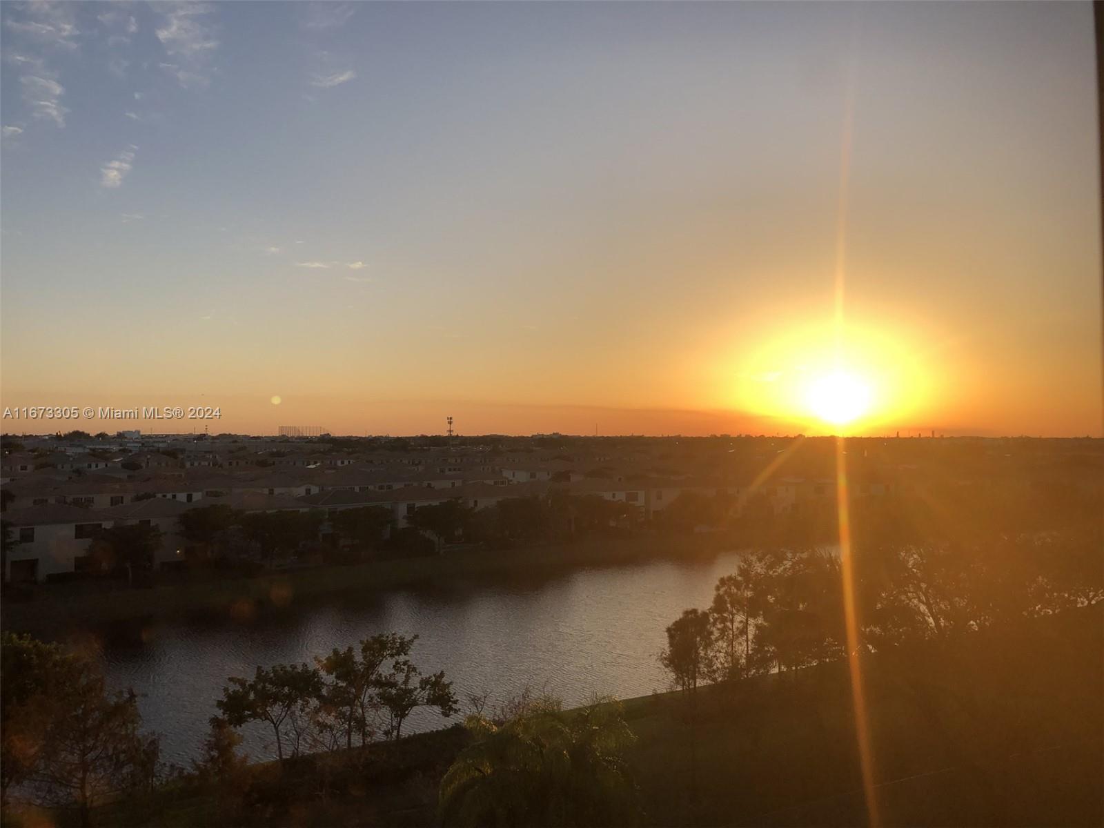 CANONGATE CONDO NO ONE - Residential