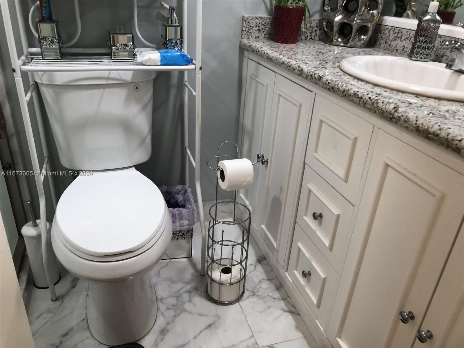 CANONGATE CONDO NO ONE - Residential