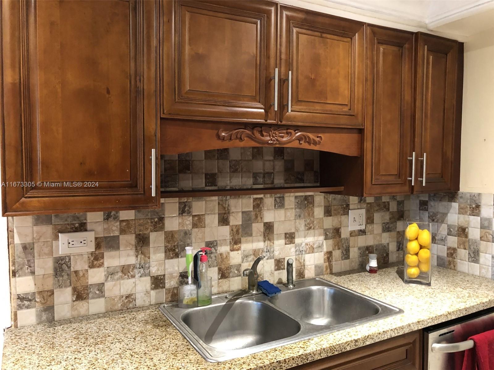 CANONGATE CONDO NO ONE - Residential