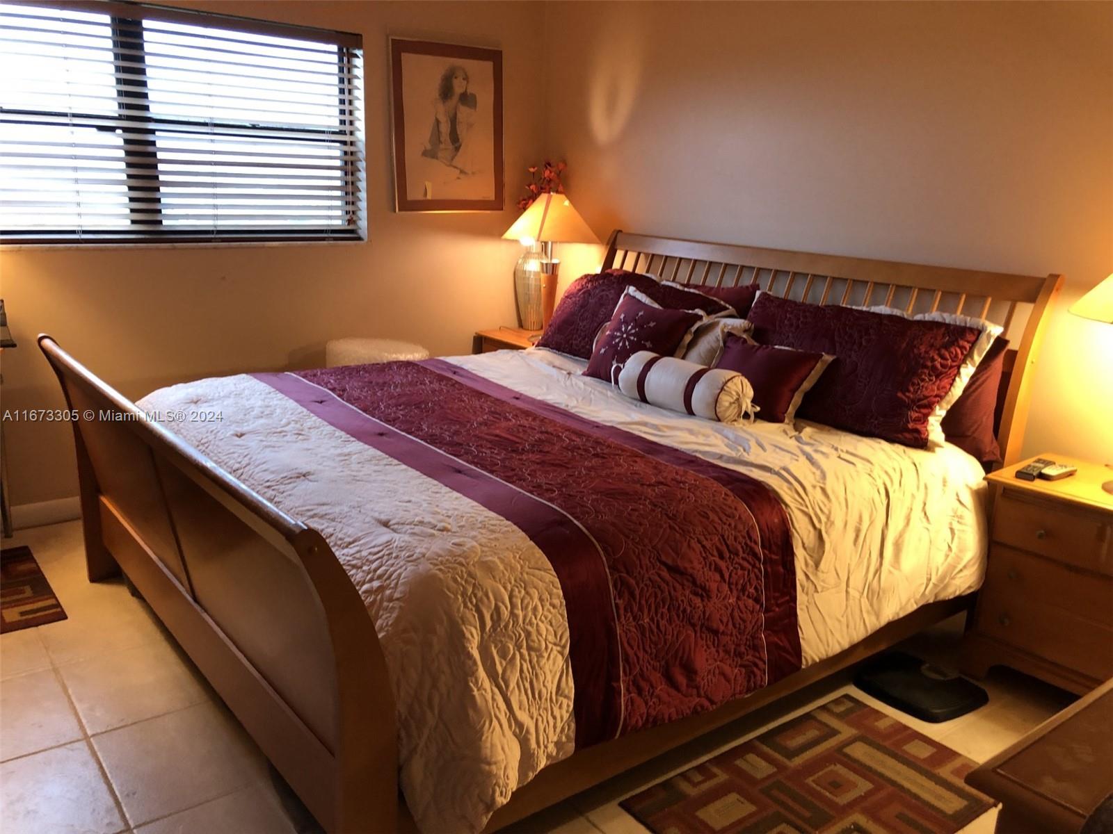 CANONGATE CONDO NO ONE - Residential