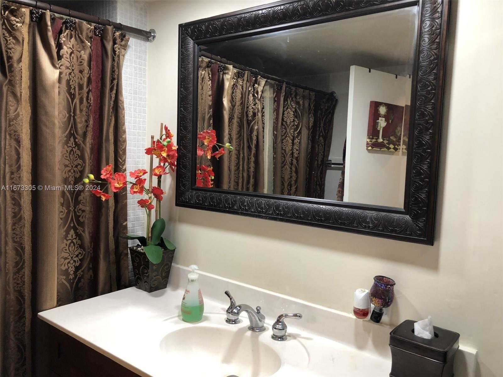 CANONGATE CONDO NO ONE - Residential