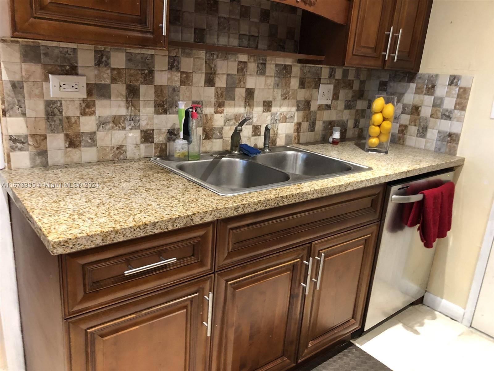 CANONGATE CONDO NO ONE - Residential