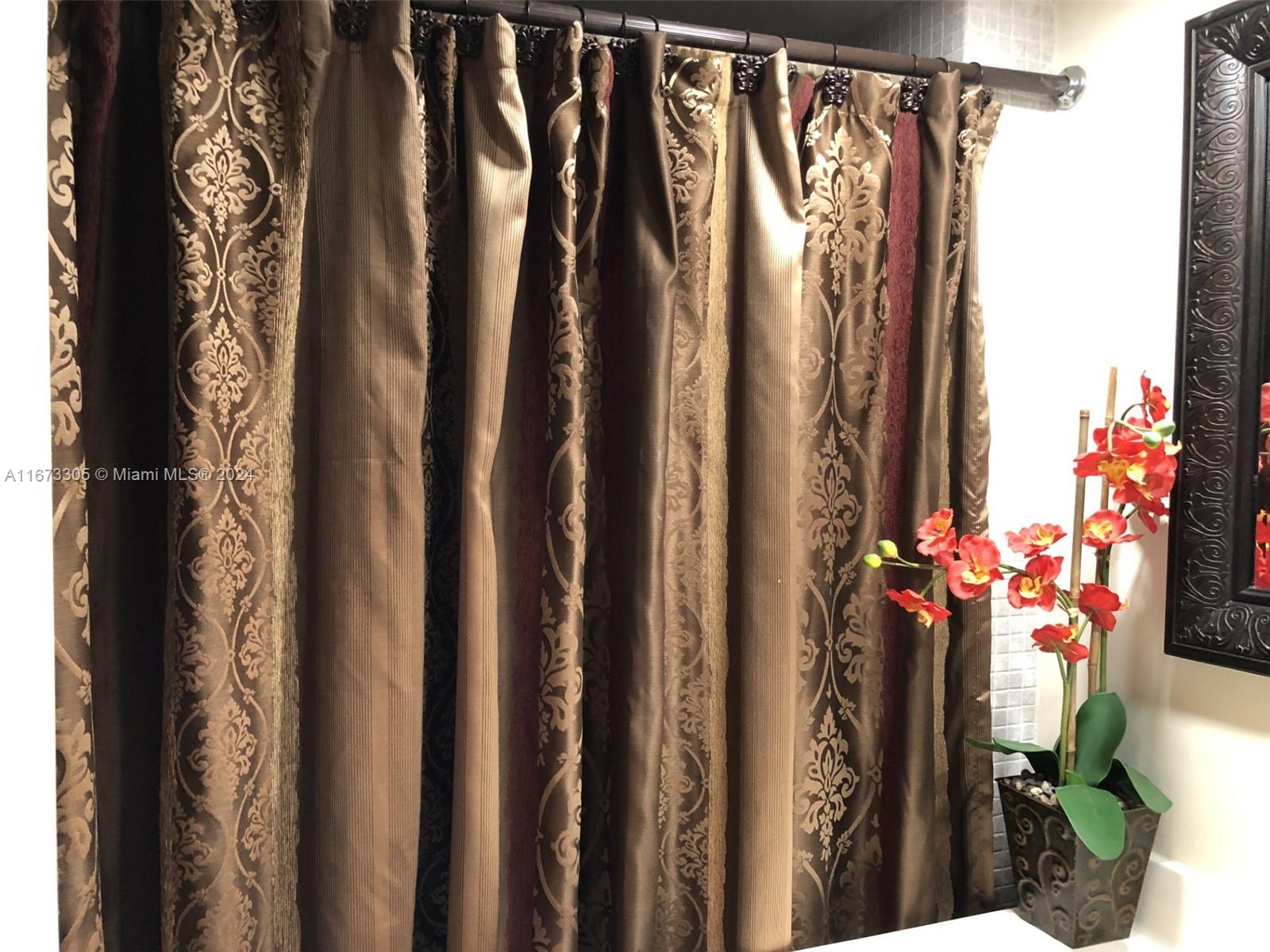 CANONGATE CONDO NO ONE - Residential