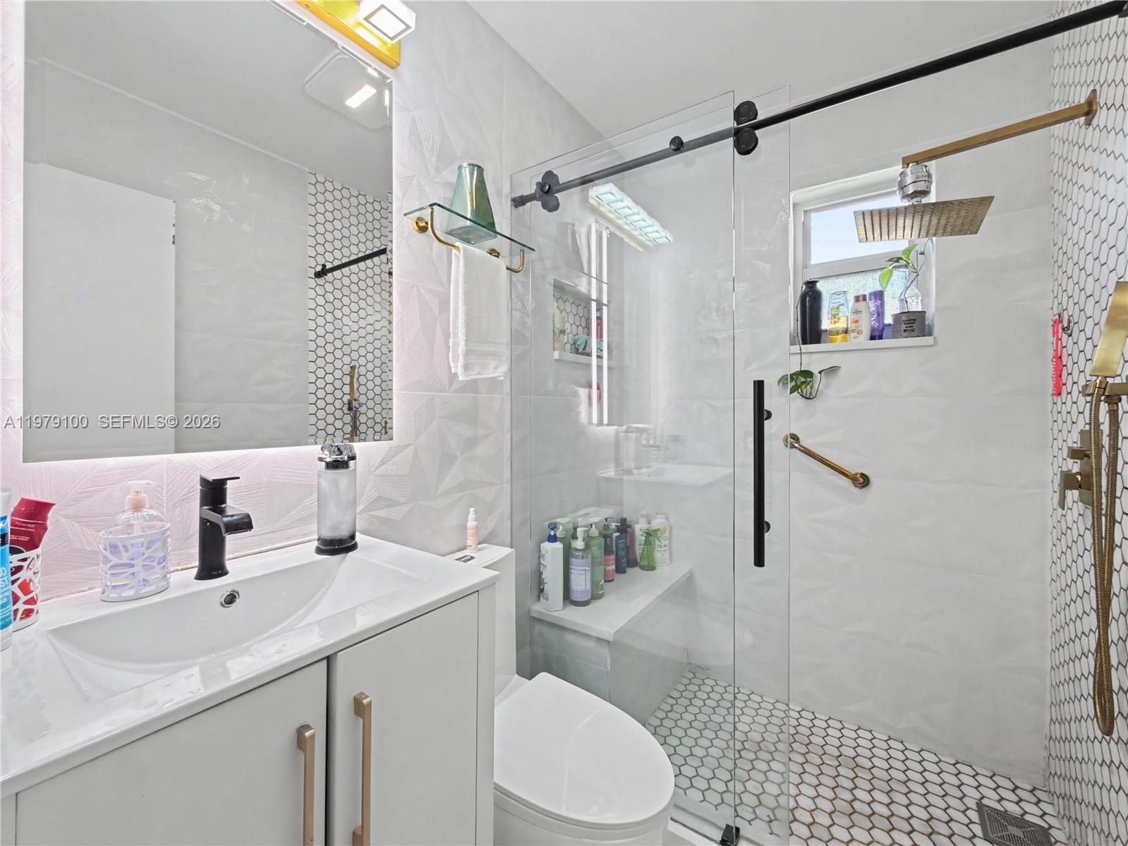 IMPERIAL VILLAS CONDO - Residential