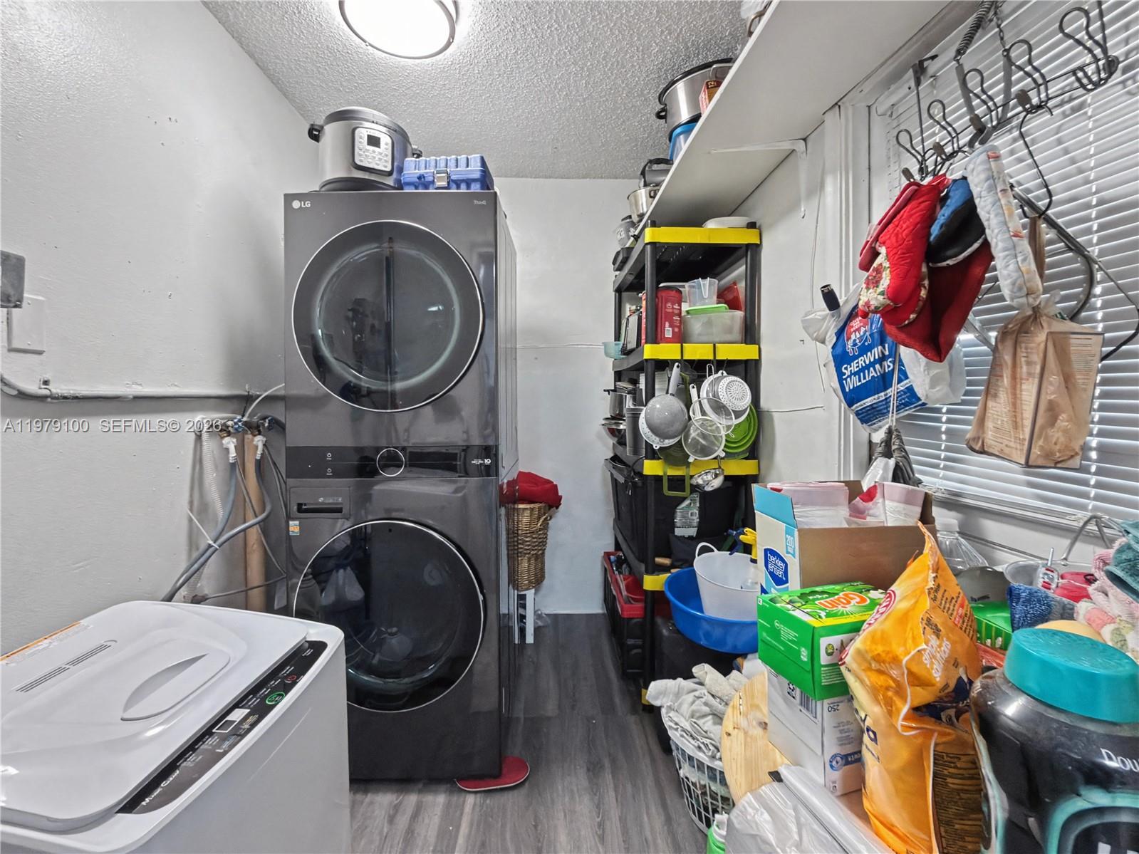 IMPERIAL VILLAS CONDO - Residential