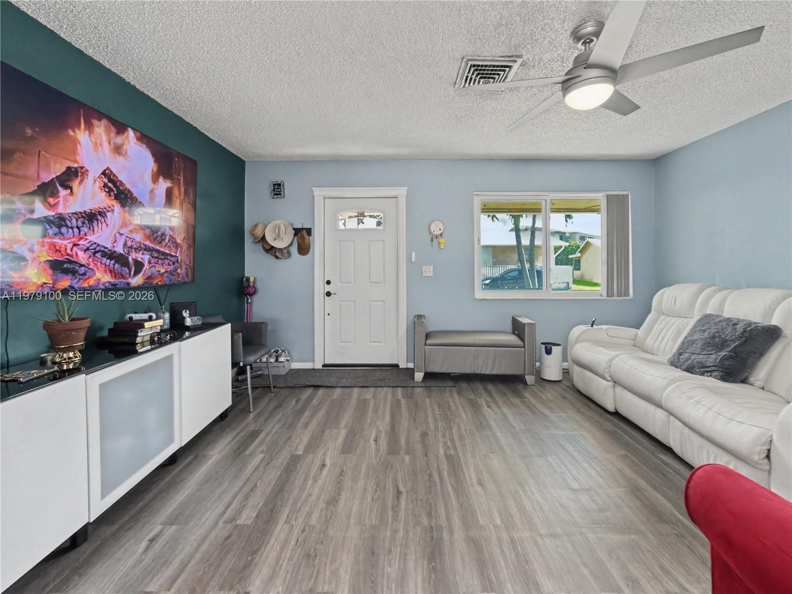 IMPERIAL VILLAS CONDO - Residential