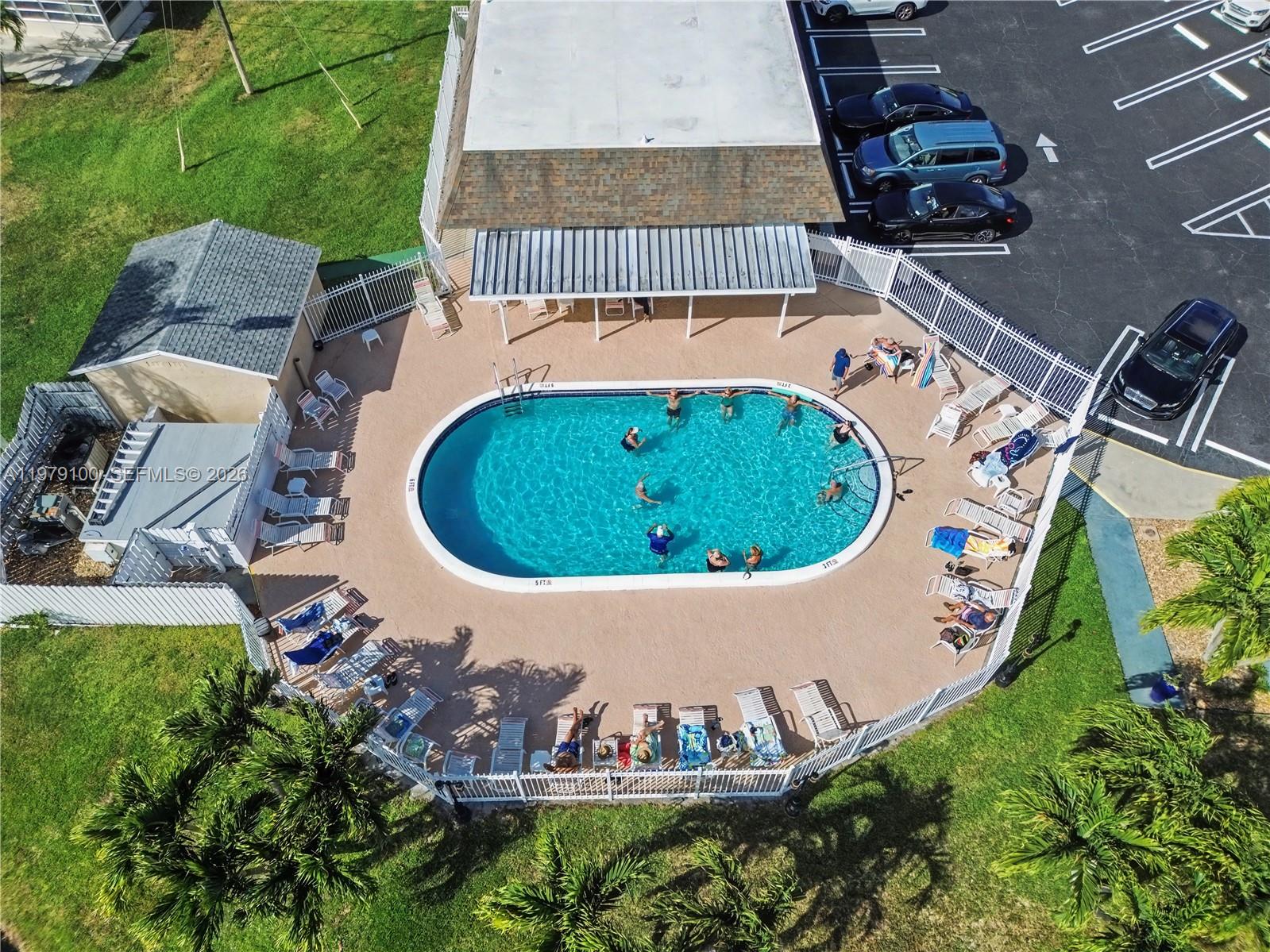 IMPERIAL VILLAS CONDO - Residential