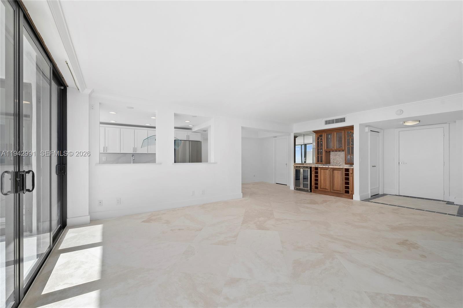 MAYFAIR HOUSE CONDO - Residential