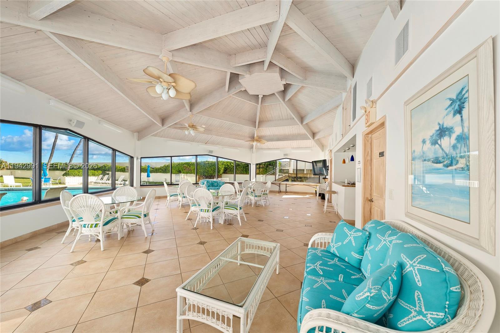 MAYFAIR HOUSE CONDO - Residential