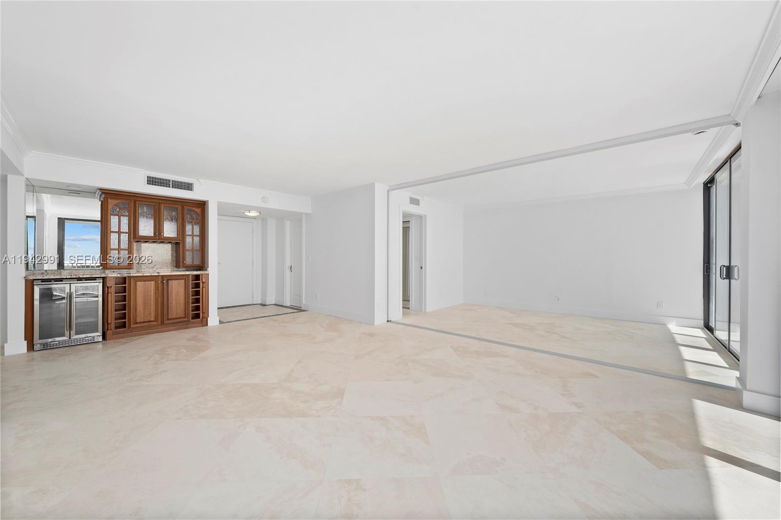 MAYFAIR HOUSE CONDO - Residential