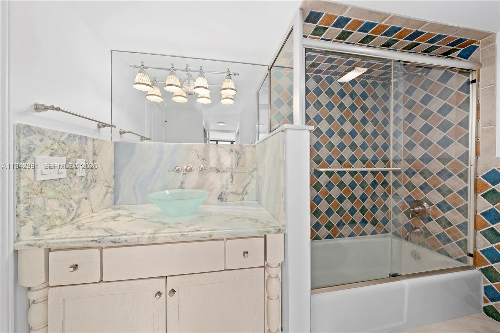 MAYFAIR HOUSE CONDO - Residential