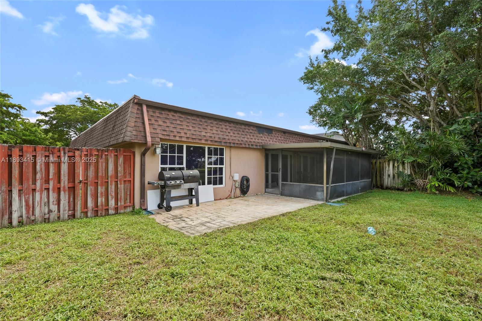 COUNTRY CLUB OF MIAMI FAI - Residential